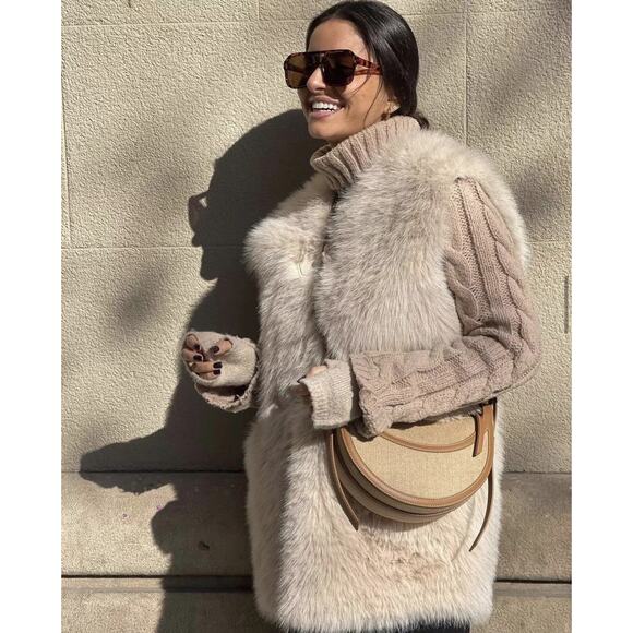 ZARA Faux Fur Toggle Vest NWT 🤍 - Picture 11 of 16